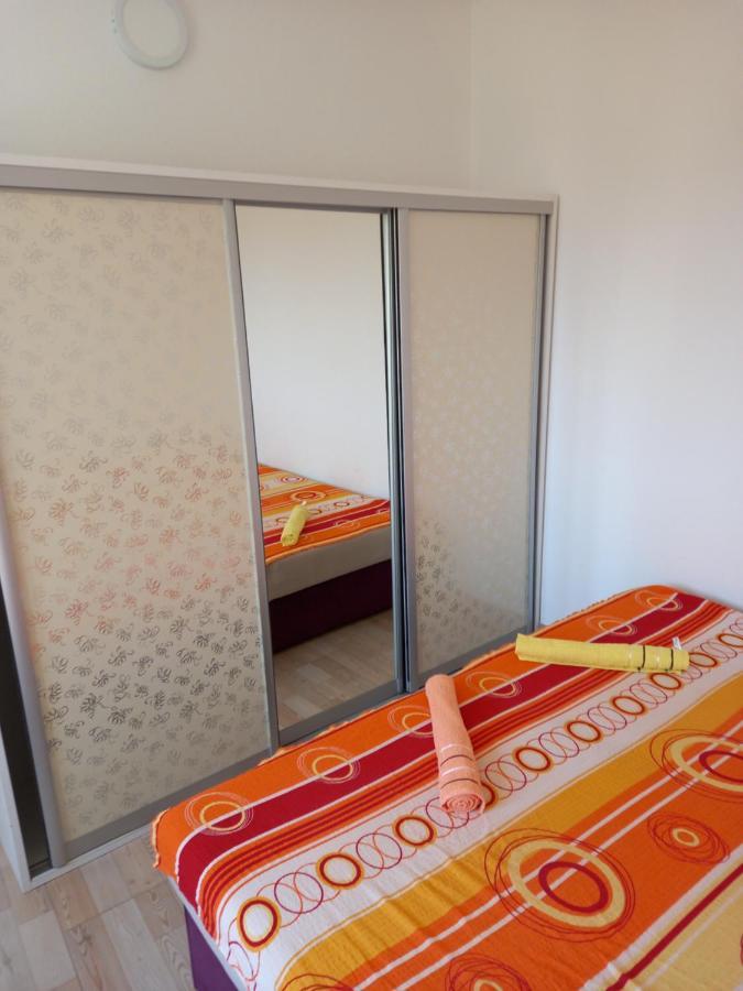 Md Apartmani Canj Luaran gambar