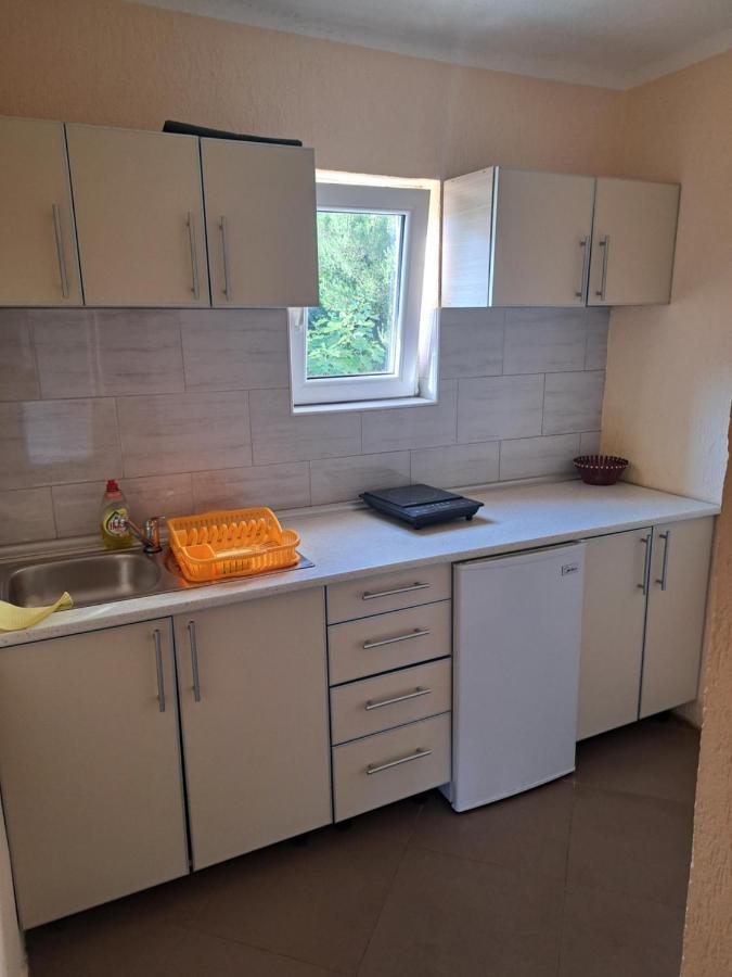 Md Apartmani Canj Luaran gambar