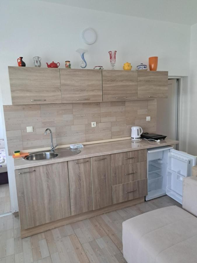 Md Apartmani Canj Luaran gambar